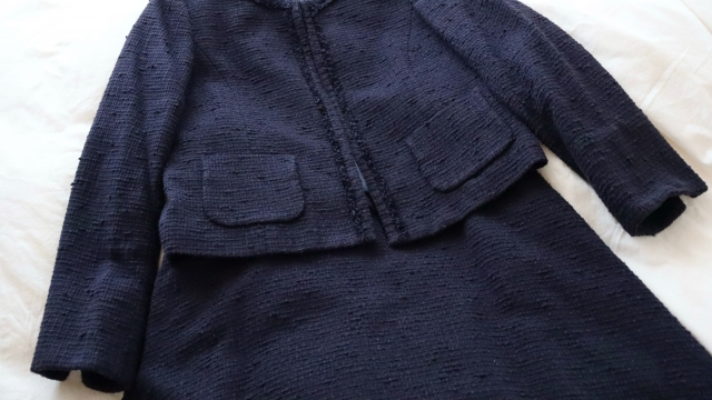 お葬式の子供の喪服