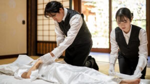 亡くなってから葬儀までの流れ【全8工程】完全ガイド┃準備や注意点